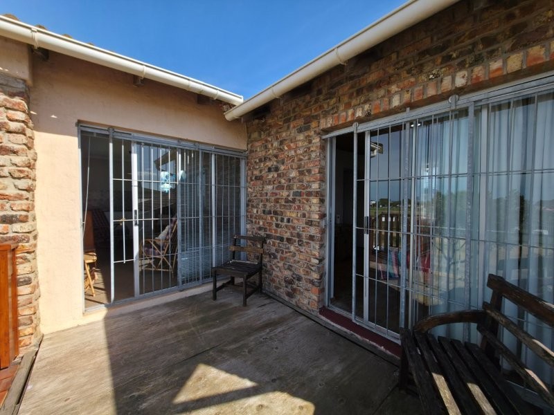 3 Bedroom Property for Sale in Wavecrest Eastern Cape